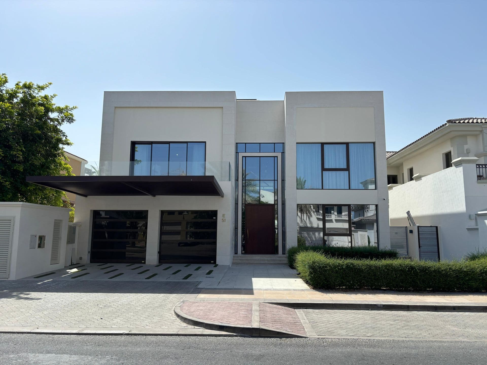 Palm Jumeirah — Luxury Apartment installation by Swiftrooms, image 2