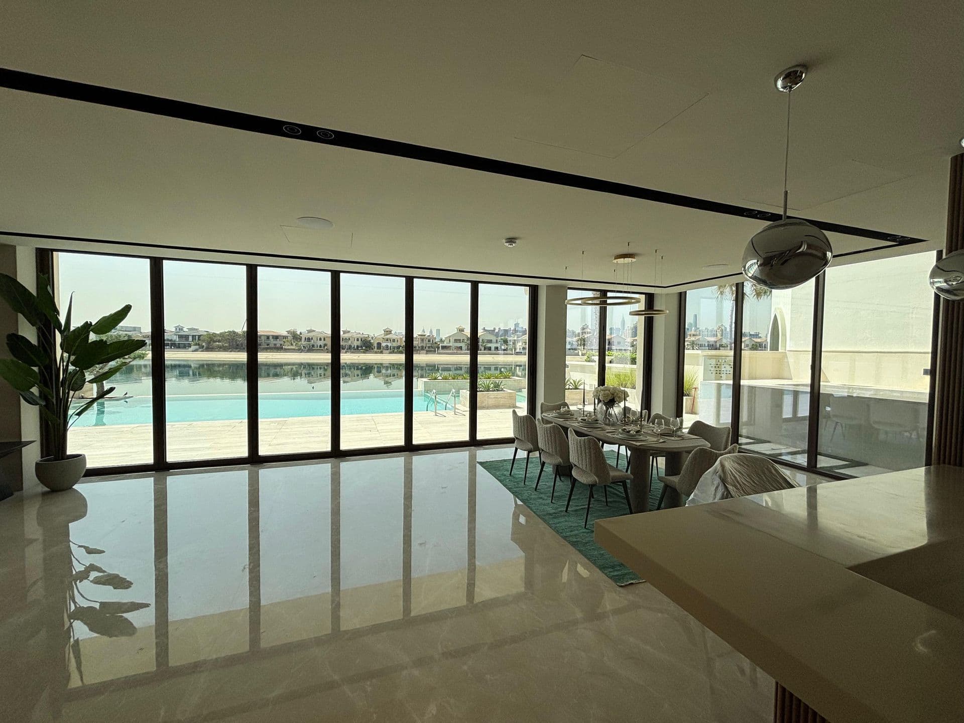 Palm Jumeirah — Luxury Apartment installation by Swiftrooms, image 6